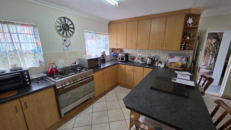 3 Bedroom Property for Sale in Fraaiuitsig Western Cape